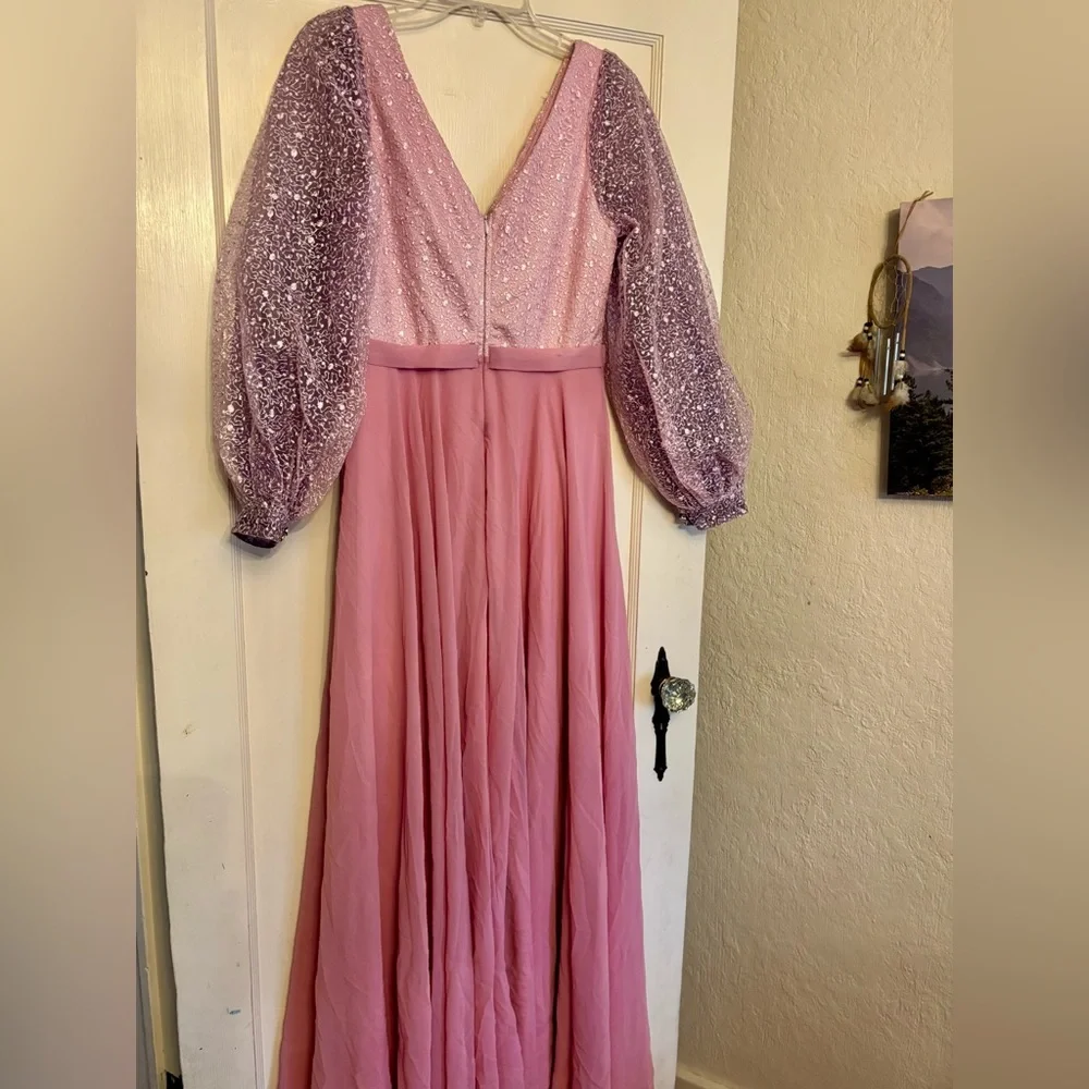 Elegant Pink Sequin Evening Gown - Picture 2 of 3